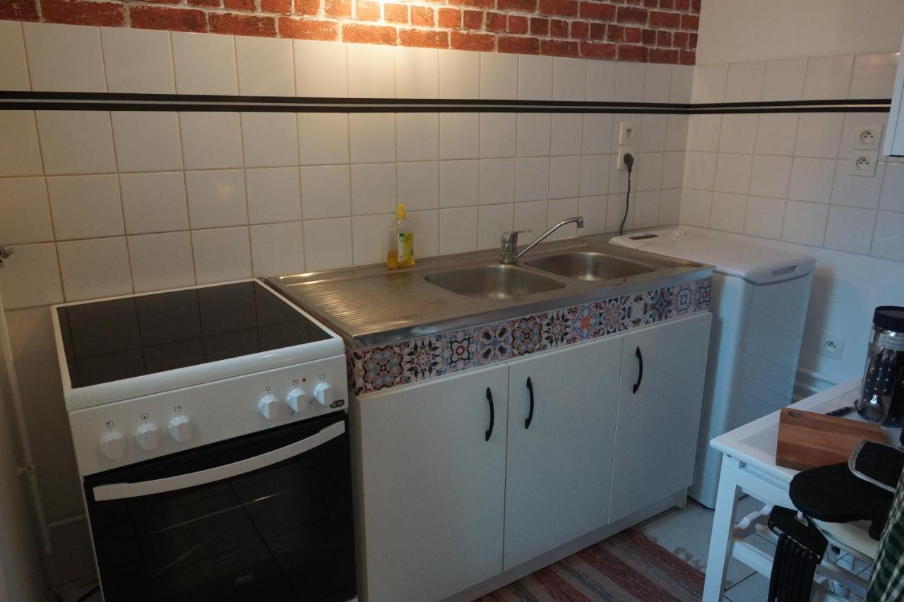 Le Pompidou T2 Pour 2 A 4 Pers Avec Parking Prive & Balcon Place Ney Appartement
