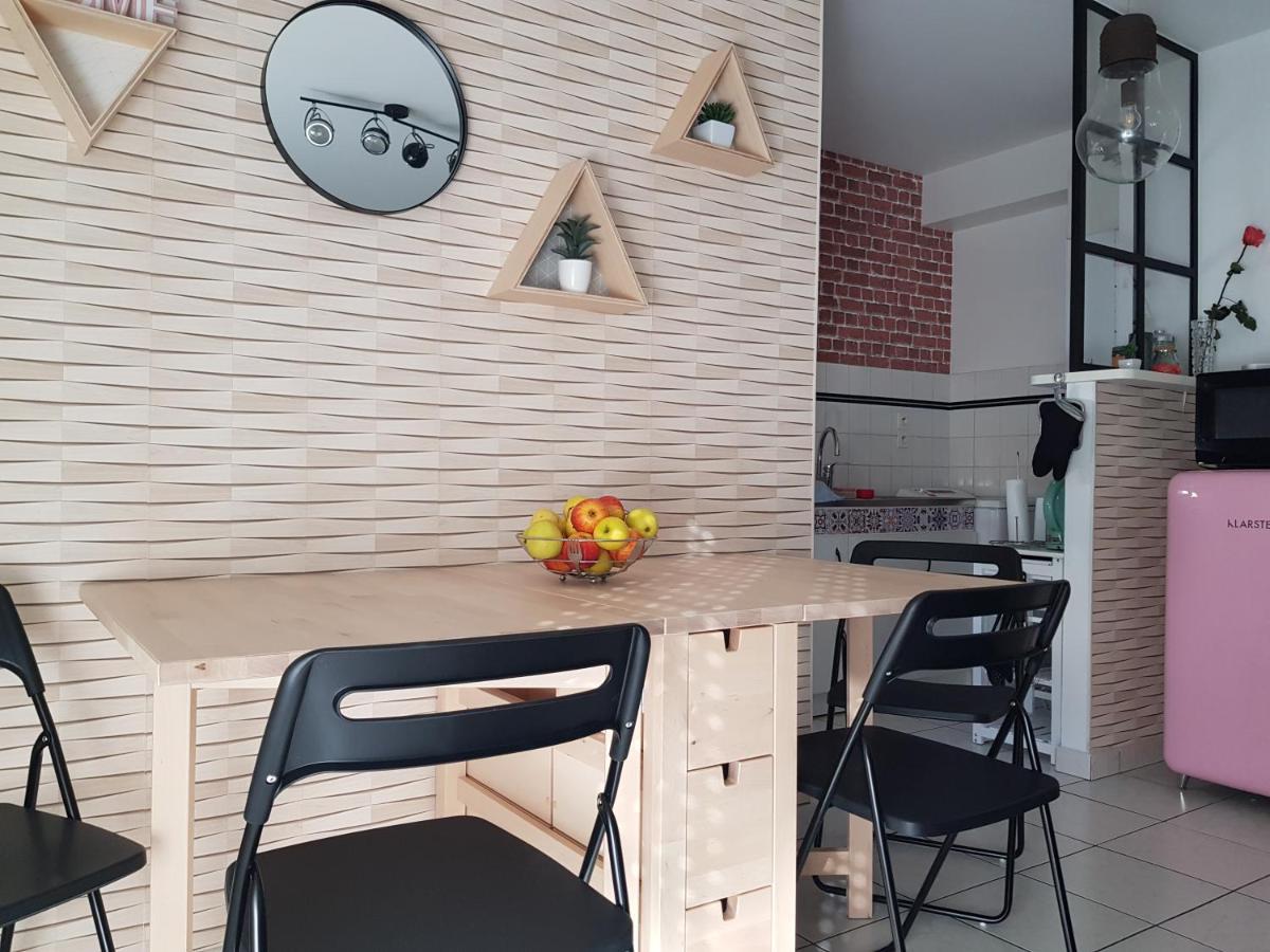 Le Pompidou T2 Pour 2 A 4 Pers Avec Parking Prive & Balcon Place Ney Apartment